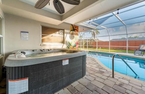 Bradenton Casa | Hot Tub - Mins to Anna Maria - Heated Pool -Arcade for Family