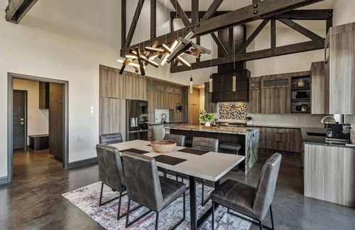 Francis Casa | Hot tub, Minutes 2 ParkCity & Jodanelle, Pets are Allowed!