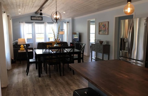 Dahlonega Cabaña | HOT TUB! Modern-Cozy-Perfectly Located
