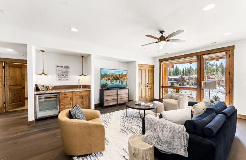 Truckee Casa | Hot Tub Mountain Views 10 mins to Northstar