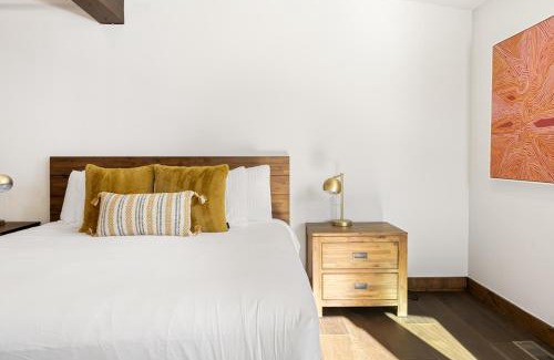 Truckee Casa | Hot Tub Mountain Views 10 mins to Northstar