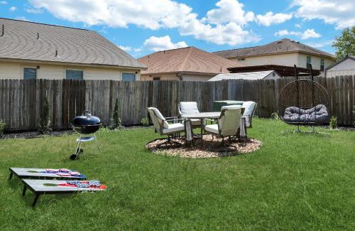 San Antonio Casa | Hot Tub Near Missions Park Dt Yard Bbq Games