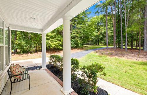 Sherrills Ford Casa | Hot Tub, Office, Gas Firepit, and Peaceful!