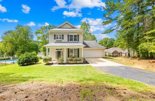 Sherrills Ford Casa | Hot Tub, Office, Gas Firepit, and Peaceful!