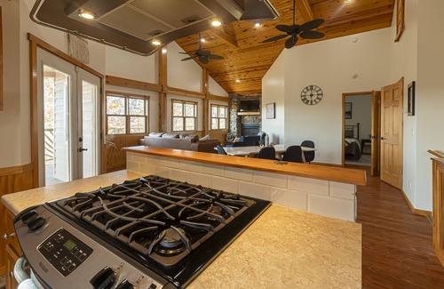 Carbondale Casa | Hot Tub Overlooking Sunset Ridge | Sleeps 6
