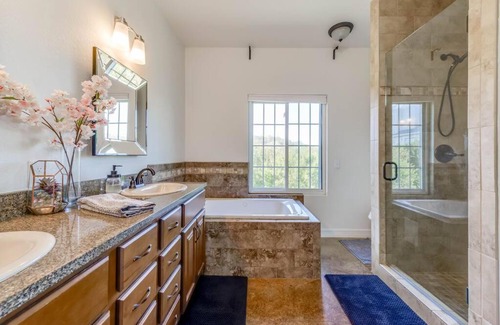 Dripping Springs Casa | Hot Tub overlooking view, 25min to West Austin,