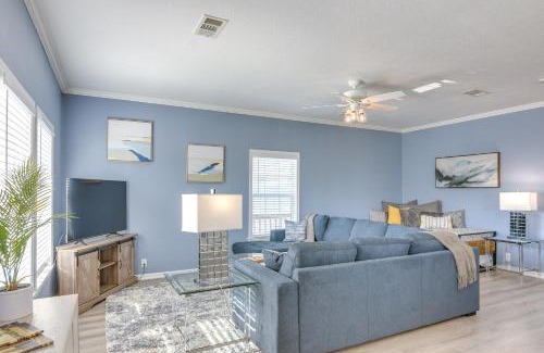 Crystal Beach Casa | Hot Tub, Patio and Deck Coastal Crystal Beach Home!