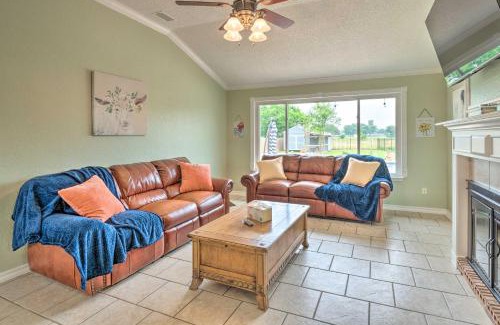 Hutto Casa | Hot Tub, Pool, and Fire Pit Gorgeous Hutto Home