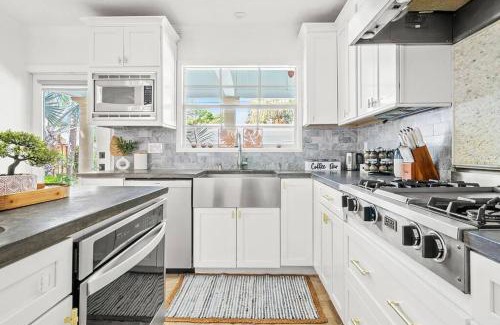 Old Northwood Historic District Casa | Hot Tub Pool Oasis, Near Dt & Beach Scene