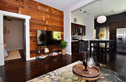 Tobin Hill Casa | Hot Tub | Private Parking | Fiber Internet | Pets