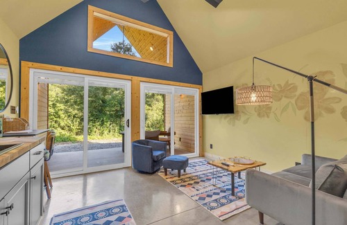 Greenville Cabina | Riverfront Cabin Retreat - 6 Minutes to Greenville