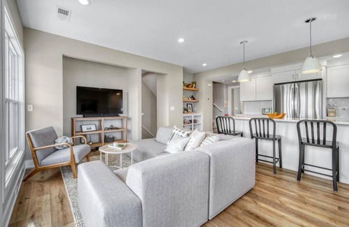 Douglas Casa | Hot Tub - Saugatuck/Douglas - Three Bedroom - Sleeps 8