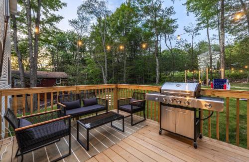 Tobyhanna Chalet De Esquí | Hot Tub Sauna Arcade Fire Pit Lake & Pool