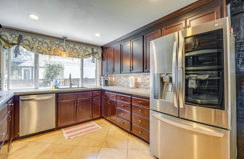 University Place Casa | Hot Tub + Sauna: Home 8 Mi to Downtown Tacoma!