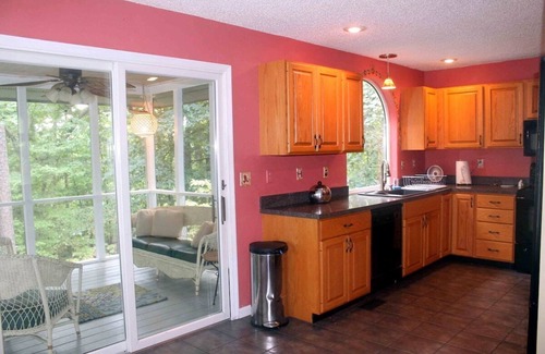 Massanutten Casa | Hot Tub, Screen Porch, Grill, Privacy, Ample Parking, No Bunks, onsite Amenities