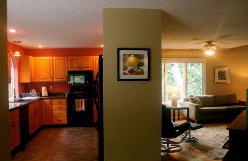 Massanutten Casa | Hot Tub, Screen Porch, Grill, Privacy, Ample Parking, No Bunks, onsite Amenities