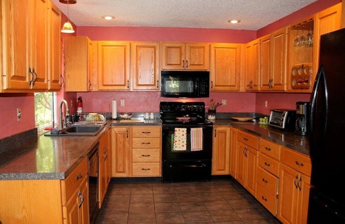 Massanutten Casa | Hot Tub, Screen Porch, Grill, Privacy, Ample Parking, No Bunks, onsite Amenities