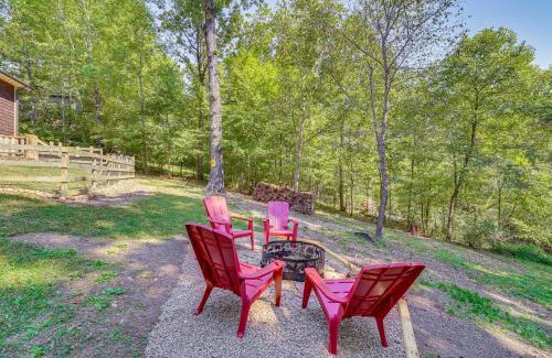 Fayetteville Casa | Hot Tub Soaks and Outdoor Fun Fayetteville Cabin