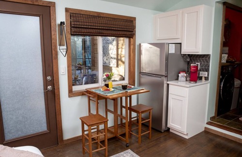 Loveland Condominio | Hot Tub Studio! Sparkling Clean, Close to Oldtown.
