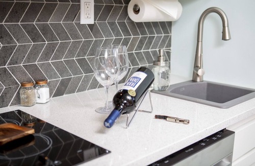 Loveland Condominio | Hot Tub Studio! Sparkling Clean, Close to Oldtown.