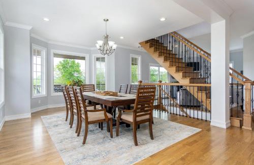 Mars Hill Casa | Hot Tub, Views & Game Room - 20 min to Downtown Asheville!