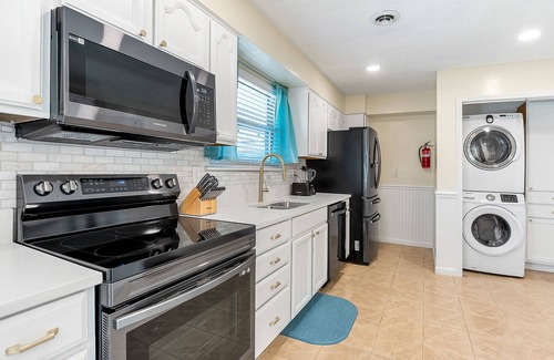 Bayview Casa | Hot Tub + Walk to Beach! Fully Updated!