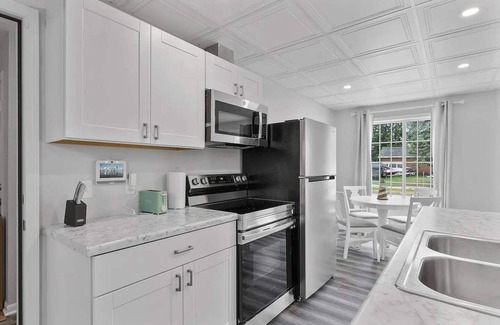 Two Rivers Casa | Hot Tub, Walk to Neshotah Beach, Sleeps 6