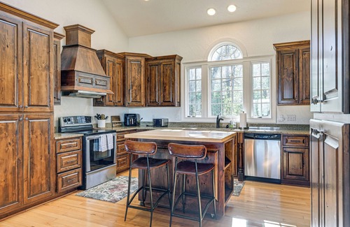 Cullowhee Casa | Hot Tub & Water Views: Lake Glenville Home!