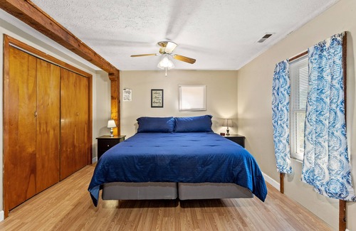 Stanton Cabina | Hot Tub & WiFi - Family Cottage - Lightning Bug - Getaway to Red River Gorge, Kentucky!