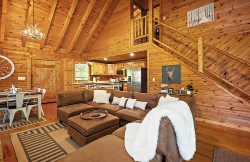 Hazel Green Cabina | Hot Tub, WiFi, Firepit, Pay Lake - HazelBrook Haven - Red River Gorge, Kentucky!