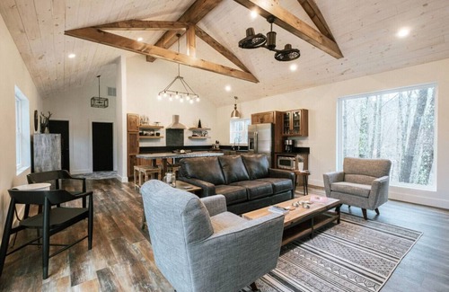 Primrose Apartamento | Hot Tub & WiFi - Large Family Cabin - Honeysuckle Bridge - Red River Gorge, Kentucky!