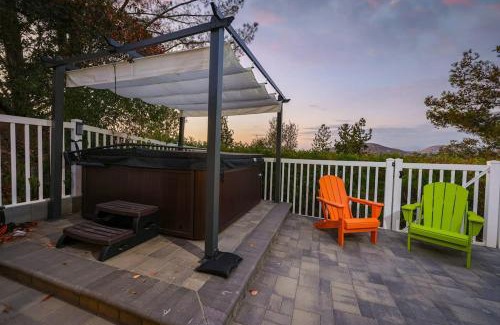 Poway Casa | Hot Tub with A View and Large Back Deck & Game Room