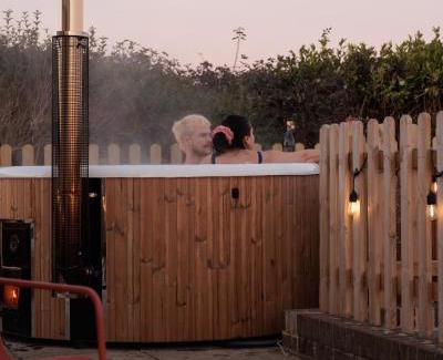 Christchurch Casa | Hot Tub With A View - Christchurch Harbour