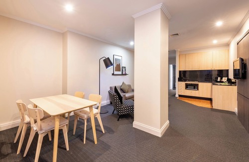 Melbourne Central Business District Apartamento | Hotel 1-bedroom Apt with Gym in Melbourne CBD