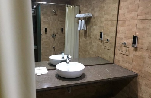 Kolhapur Hotel | Hotel 3 Leaves Kolhapur