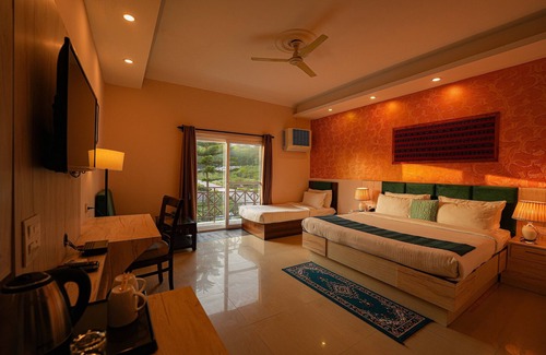 Sidhpur Hotel | Hotel 360 By D'Polo