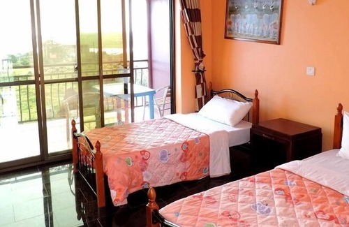 Entebbe Hotel | Hotel 4 Penguins