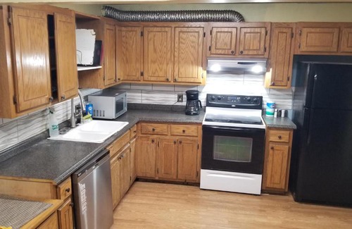 Stillwater Apartamento | Hotel 5 Beds & 3 Baths Sleeps 11 Hotel Room Suite 102 Booking