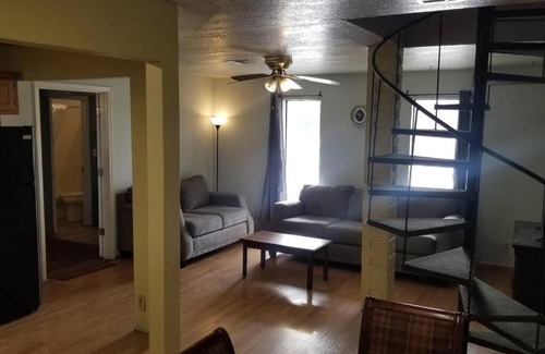 Stillwater Apartamento | Hotel 5 Beds & 3 Baths Sleeps 11 Hotel Room Suite 102 Booking