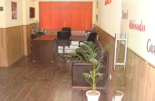 Paltan Bazaar Hotel | Hotel Abhinandan Grand