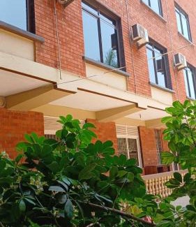 Central Kampala Hotel | Hotel Acacia View