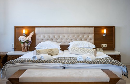 Sveti Stefan Hotel | Hotel Adrovic Sveti Stefan