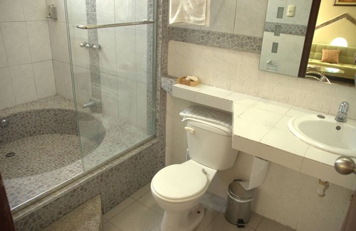 Simón Bolívar Hotel | Hotel Air Suites