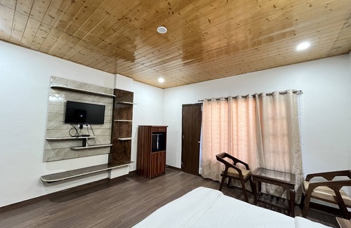 Theog Hotel | Hotel AJ Himalayan