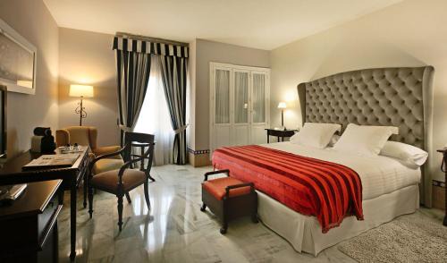 Carmona Hotel | Hotel Alcázar de la Reina