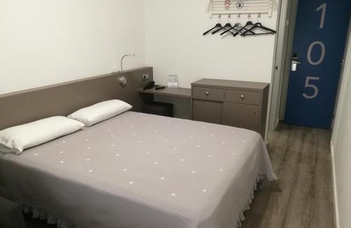 La Maternitat i Sant Ramon Hotel | Hotel Alguer Camp Nou
