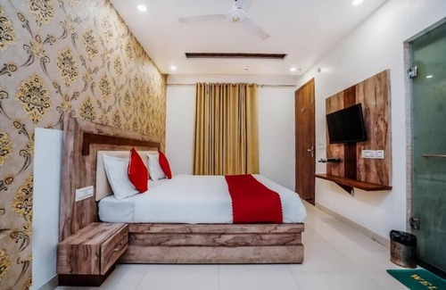Zirakpur Hotel | HOTEL ALMOND