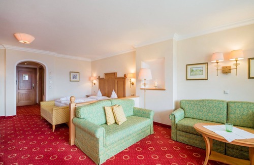 Alpendorf Hotel | Hotel AlpenSchlössl