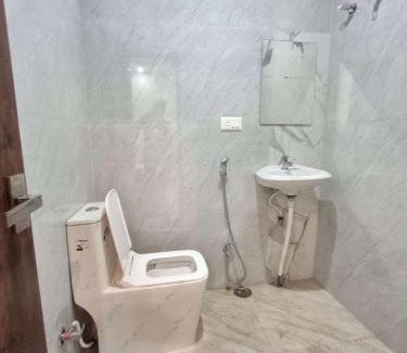Kanpur Hotel | Hotel Amar Guest House Kanpur