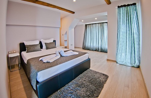 Saints Constantine and Helena Hotel | Hotel Amfora
